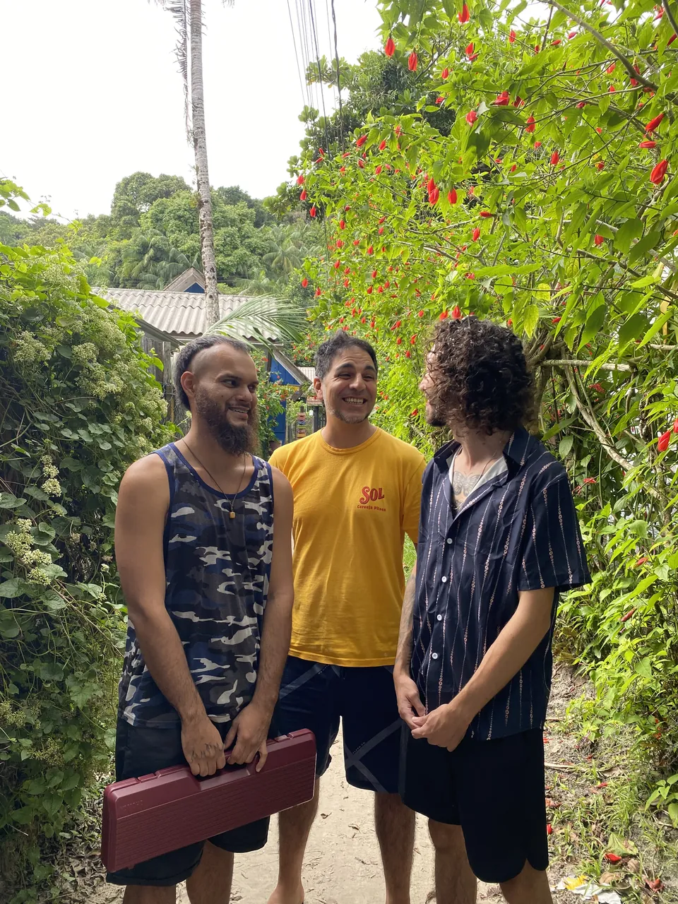 Triple Frontera em um registro espontâneo ao ar livre.